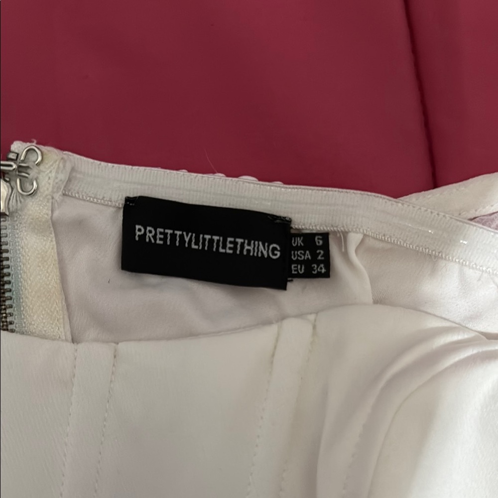 PrettyLittleThing White Long Sleeve Bustier Bodysuit - Picture 2 of 2